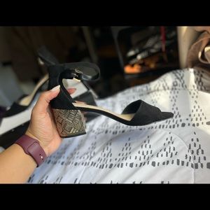 Nine West, open toe, block heel with gold accents. Size 8.5. Lightly worn.